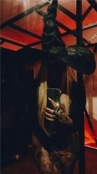 Domina Kinky Witchy